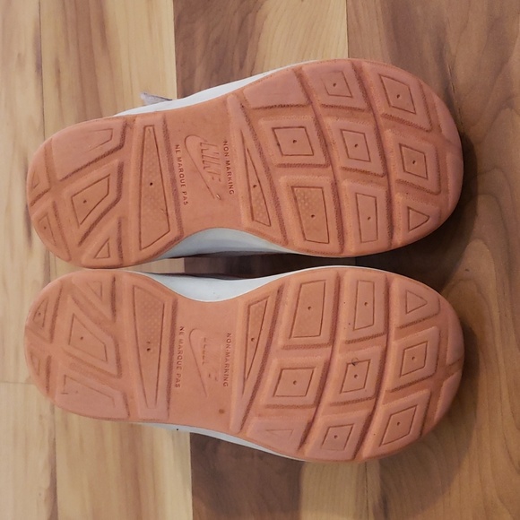 Nike sneakers - Picture 3 of 3